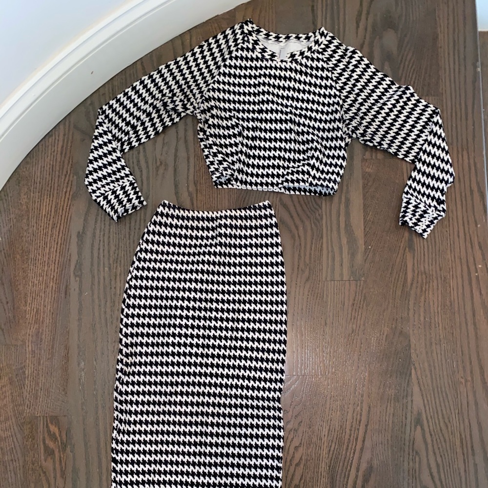 Long sleeve crop top with matching pencil skirt